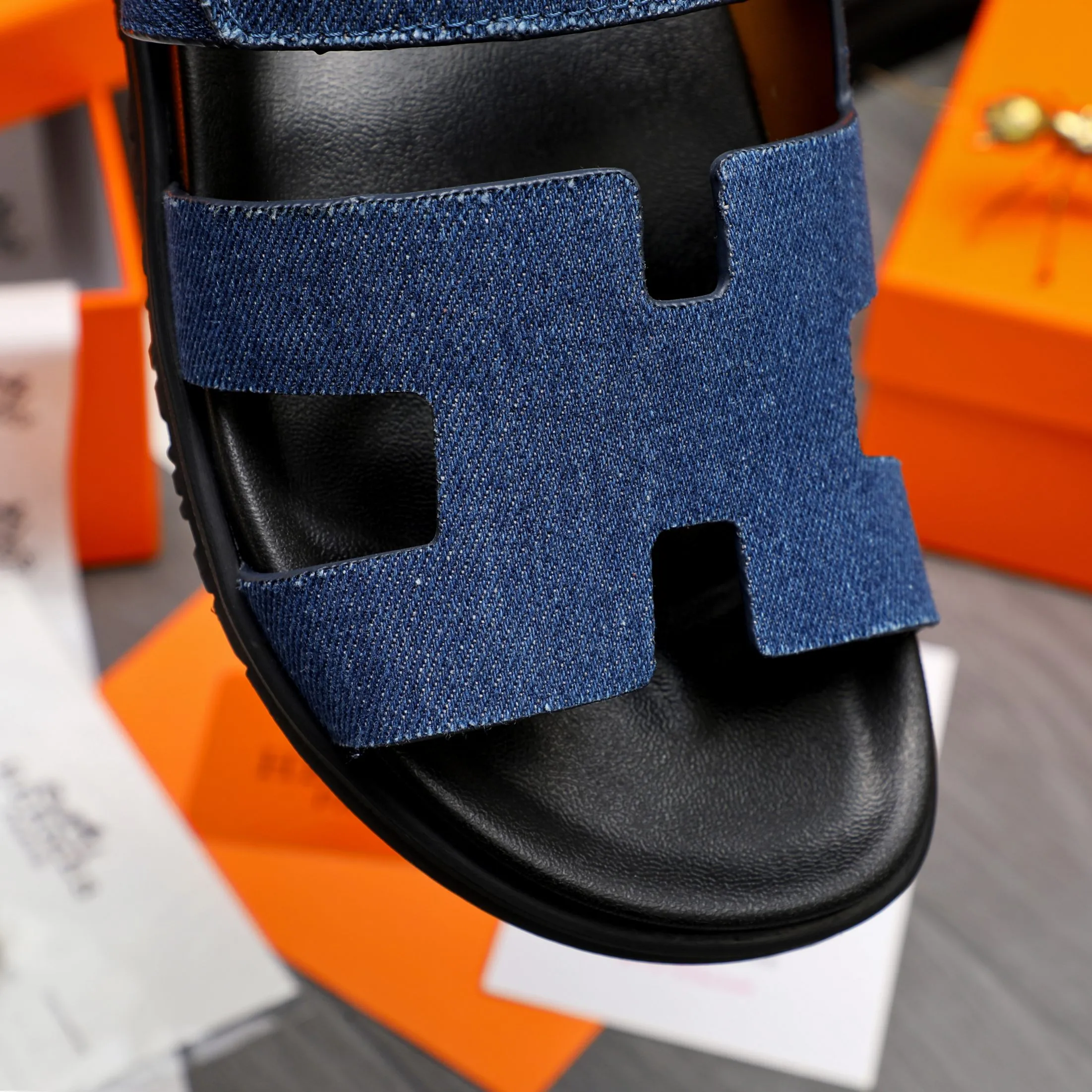 Men's shoes 💰340 Product trademark: Hermes "Hermes" Couple's slippers Regular size: 36-46 Product material: Selected breathable denim upper, microfiber lining, original outsole